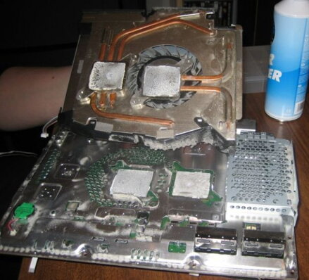 SERVIS Playstation 3 oprava prehrievaniu